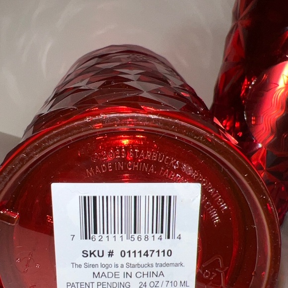 🎁 Starbucks 2023 Winter Collection Deep Red Jeweled 16 & 24 Oz Keychain Set - Picture 5 of 8